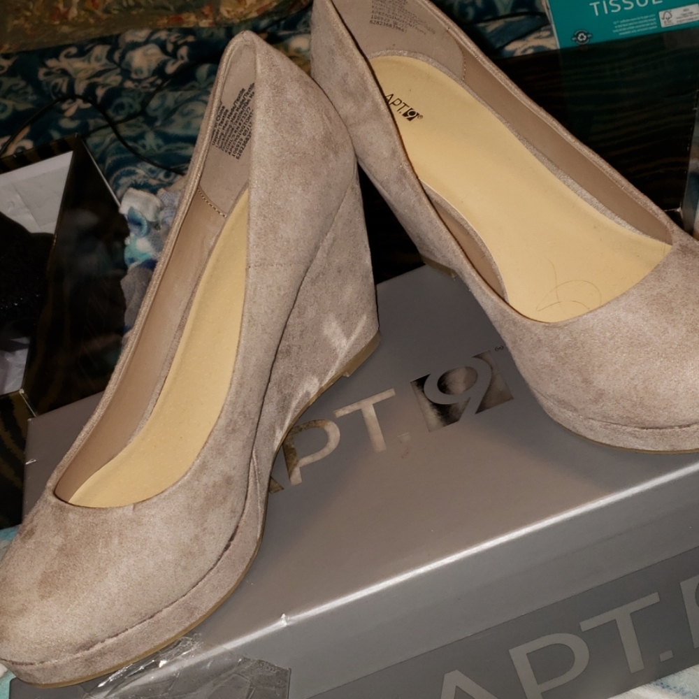 Wedges - Picture 2 of 2